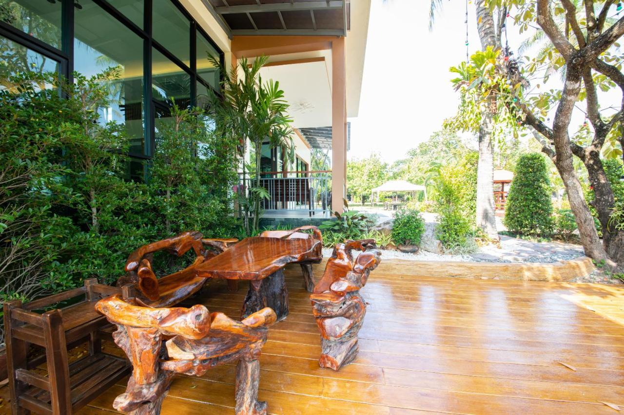 Rnana Grand Hotel Phang Nga Buitenkant foto