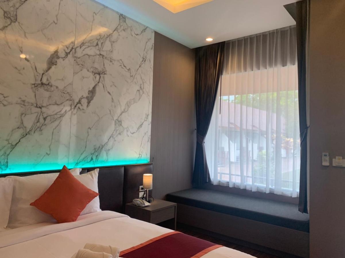 Rnana Grand Hotel Phang Nga Buitenkant foto