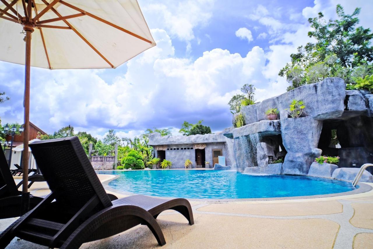 Rnana Grand Hotel Phang Nga Buitenkant foto