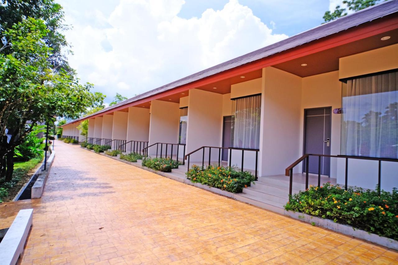 Rnana Grand Hotel Phang Nga Buitenkant foto