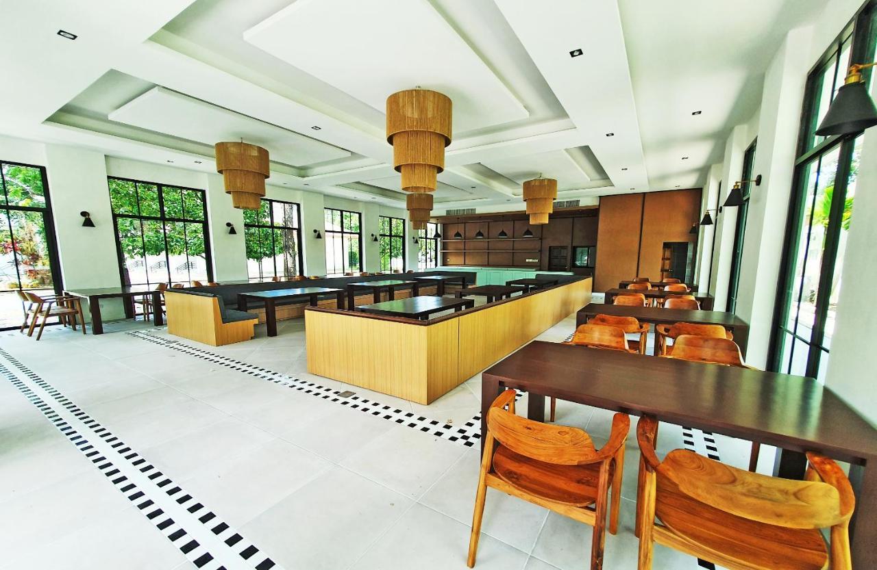 Rnana Grand Hotel Phang Nga Buitenkant foto