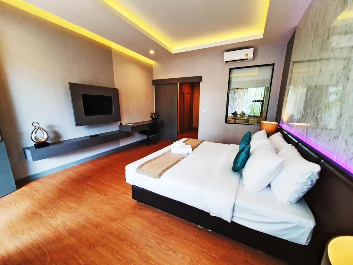 Rnana Grand Hotel Phang Nga Buitenkant foto