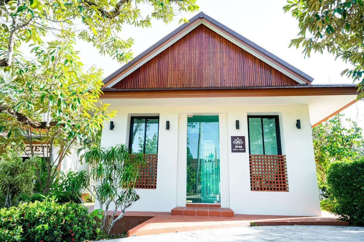 Rnana Grand Hotel Phang Nga Buitenkant foto