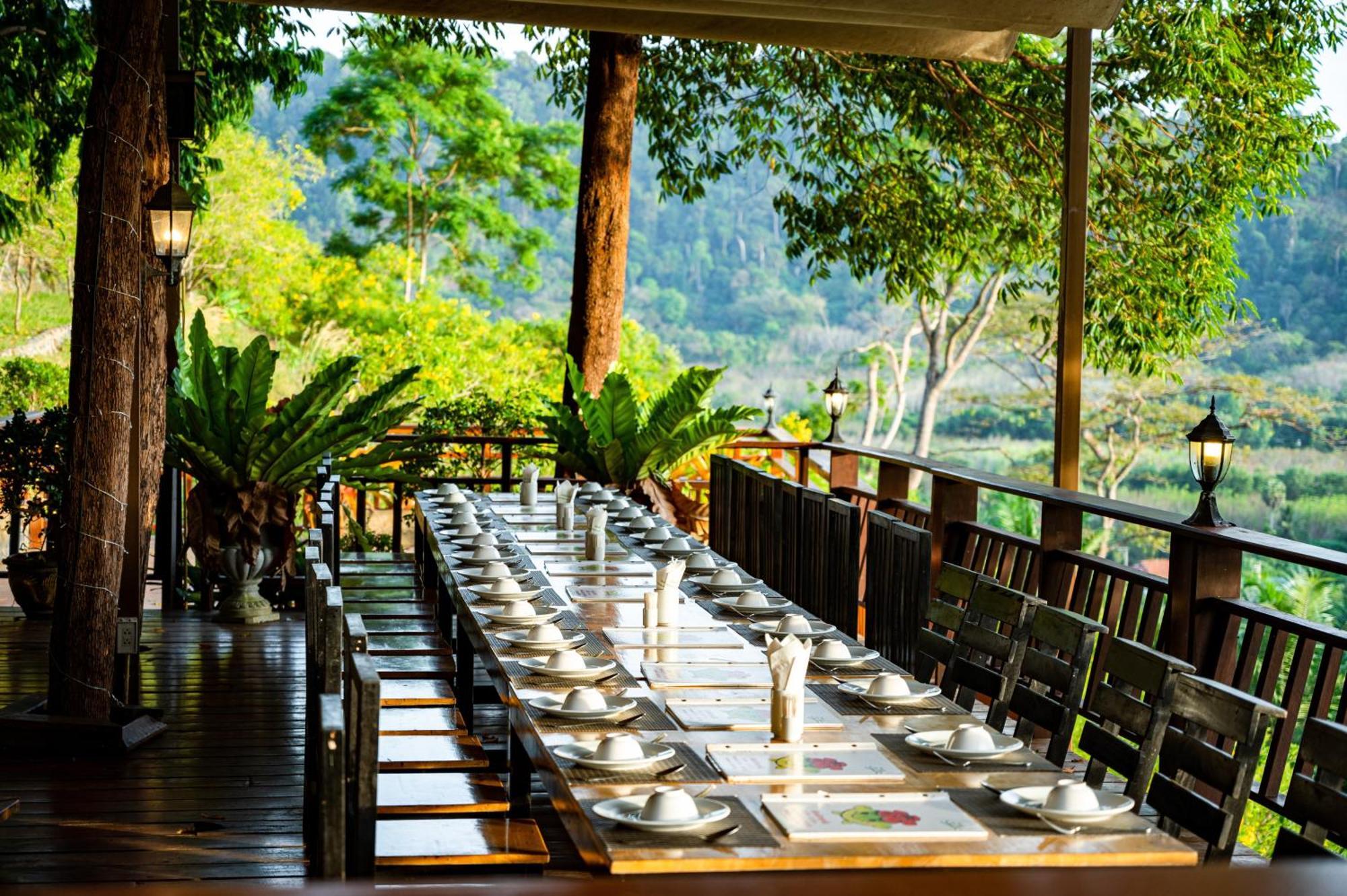 Rnana Grand Hotel Phang Nga Buitenkant foto